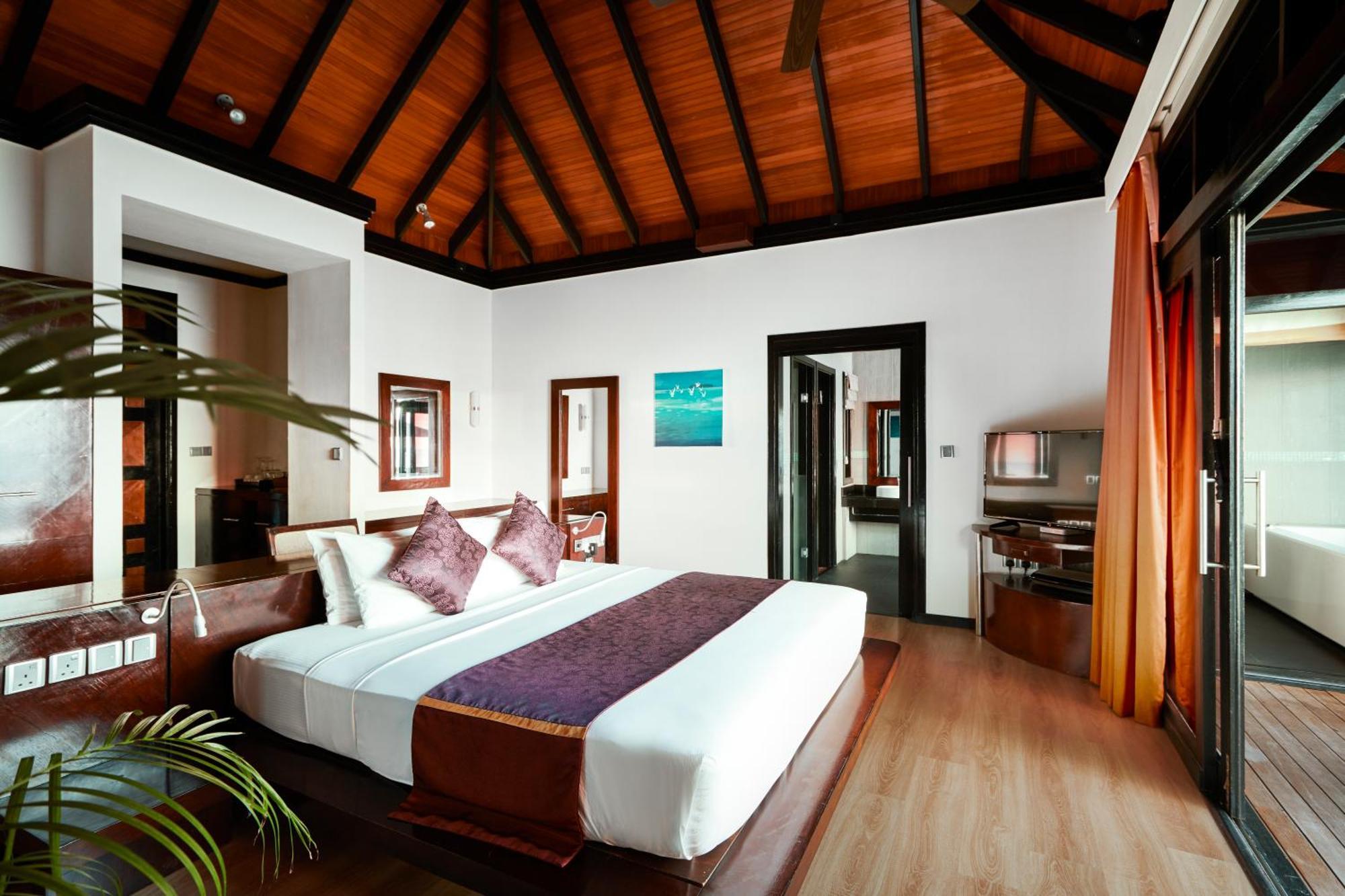 Resort Sun Siyam Iru Fushi: Luxury Maldives Escape With Discounted Seaplane Transfer Iru Fushi Island